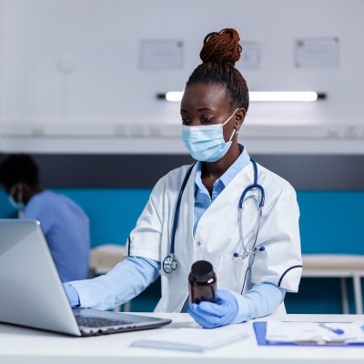 african-american-woman-with-doctor-job-holding-bottle-medicine_482257-10243 african-american-woman-with-doctor-job-holding-bottle-medicine_482257-10243